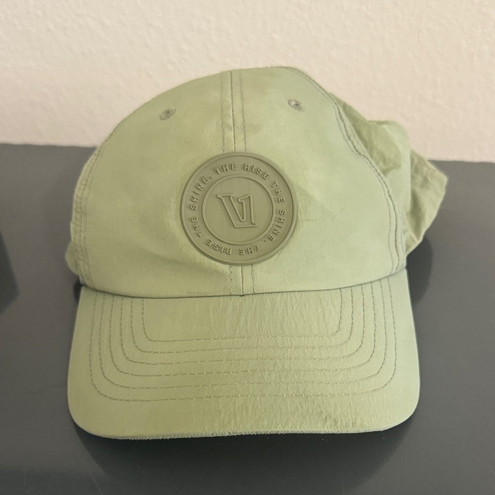 Vuori SnapBack hat